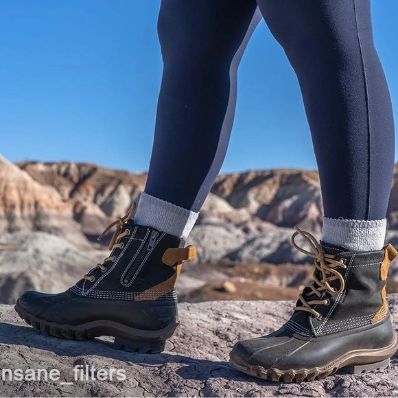 Wolverine Shoes - Wolverine Black and Tan Ankle Boots NWOT.